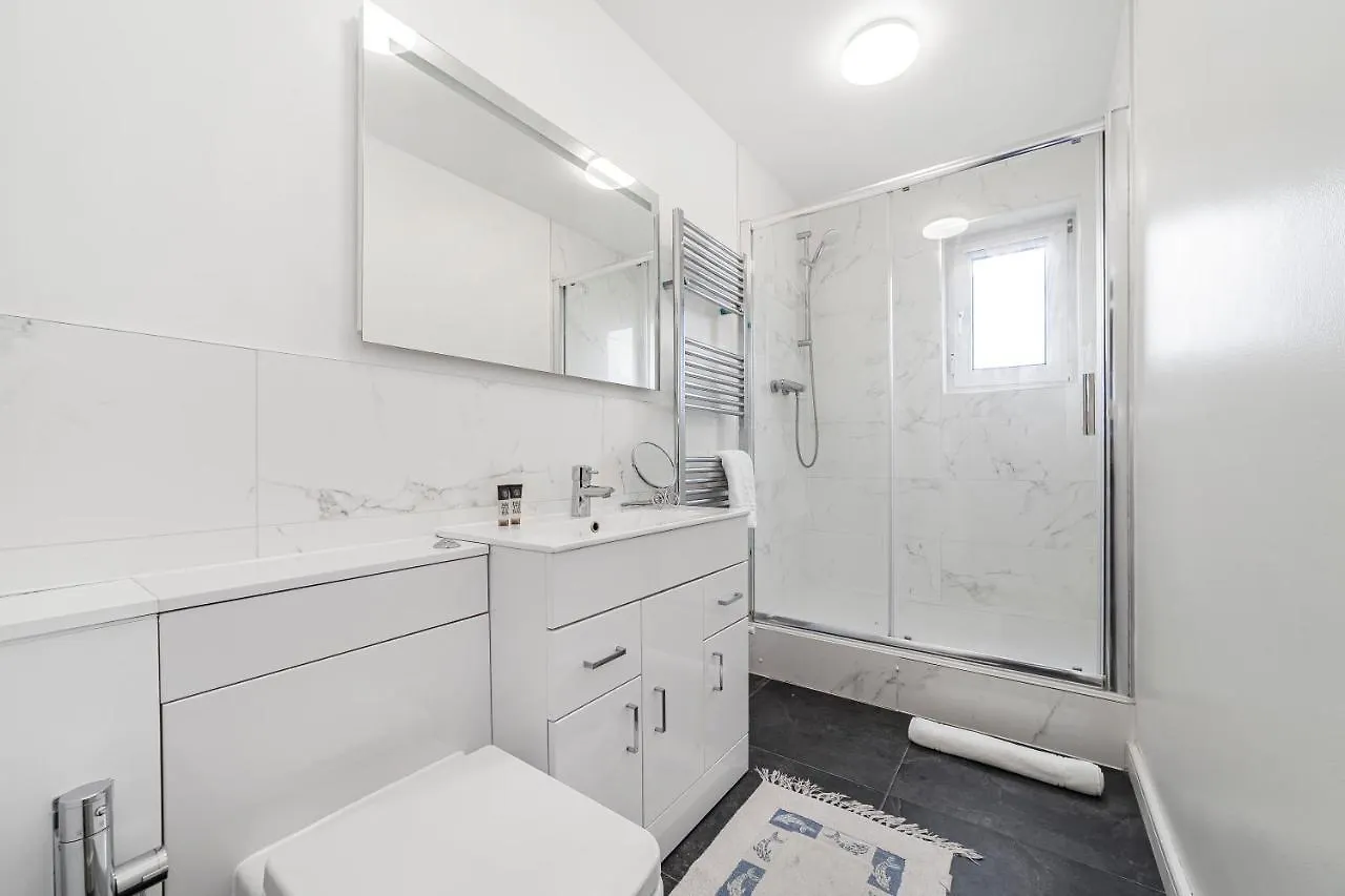 Apartment Modern Flat Wbalcony & City View, East London United Kingdom